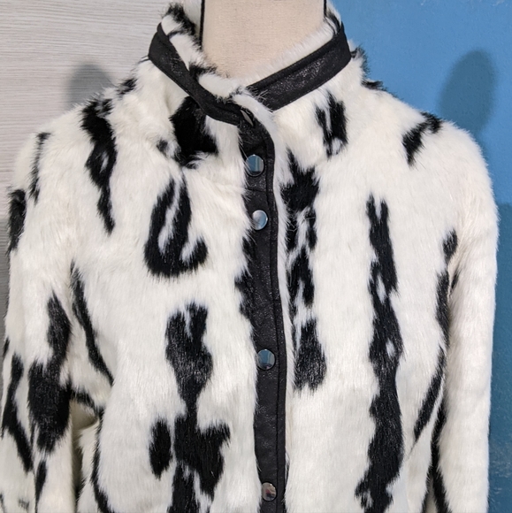 INC faux fur " Cruela"  jacket with pockets - Picture 2 of 10